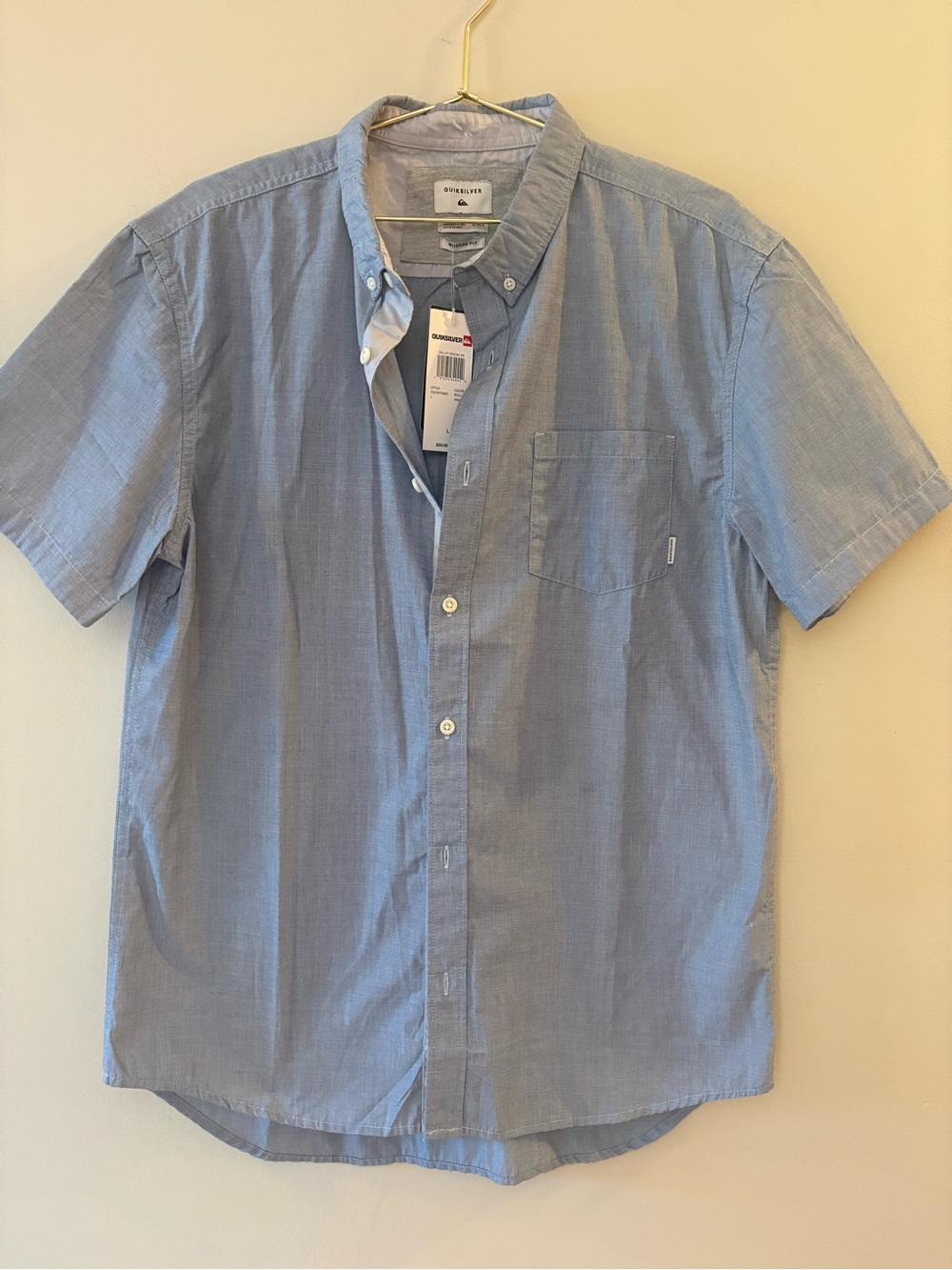 Quicksilver NWT light Blue Short Sleeve Button Down Shirt, men’s L.